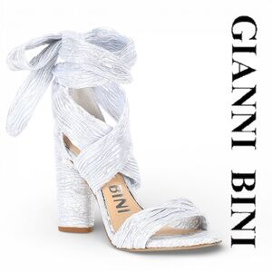 Gianni Bini Sandals Women Silver Size 8 Wrap Tie Block Heel NWT